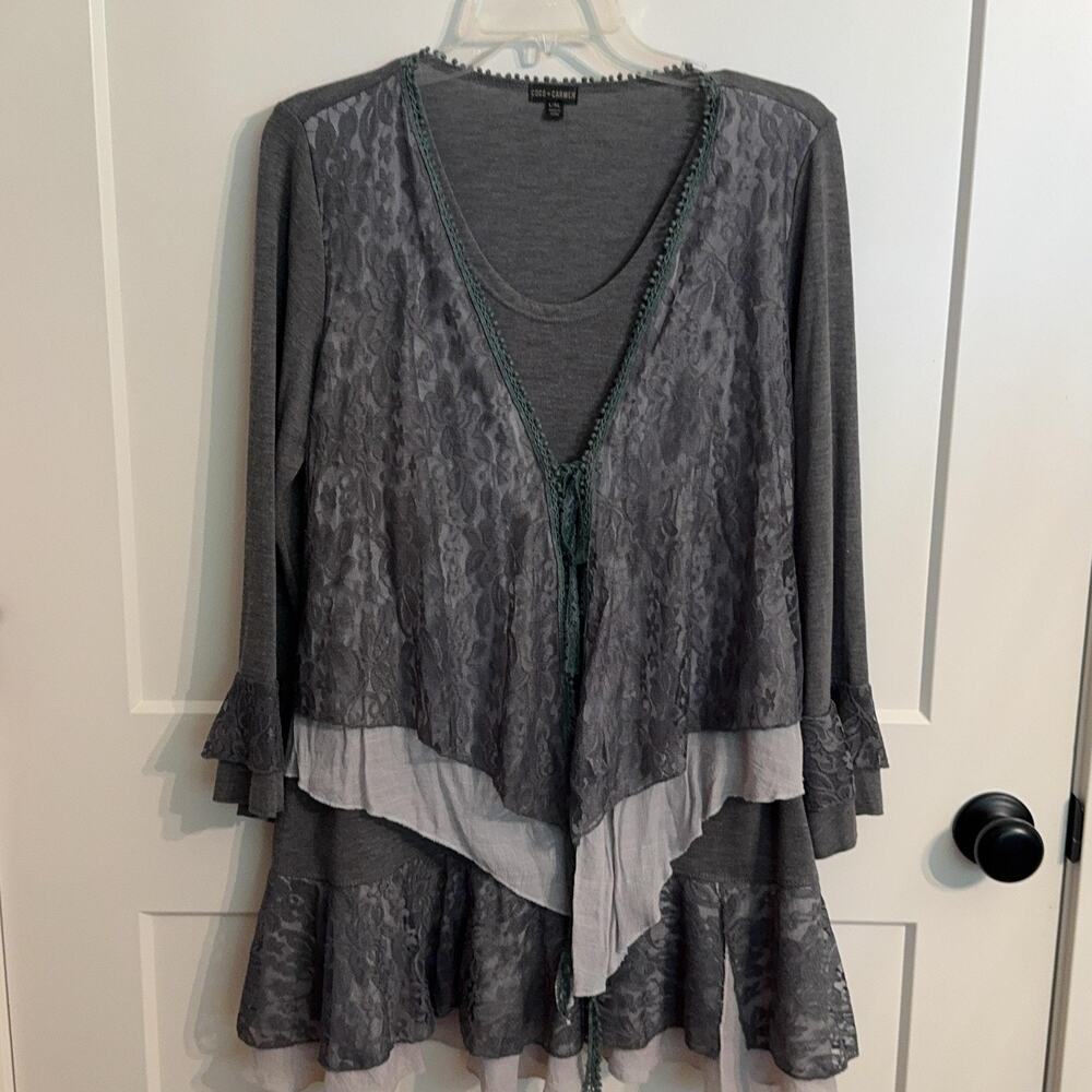 Coco + Carmen Tunic Blouse Sz L/XL Gray Lace Ruffle Hem Bell Sleeve Boho Fairy